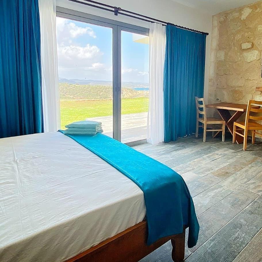Tekos Golden Hill Hotel & Restaurant At Karpaz Agios Sergios エクステリア 写真